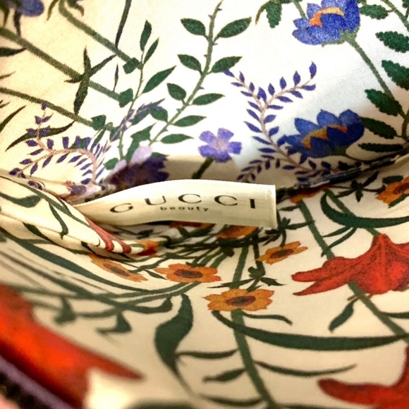 ⚜️GUCCI BEAUTY COSMETIC LAVENDER FLORA POUCH NWOT ♡ - Picture 2 of 5